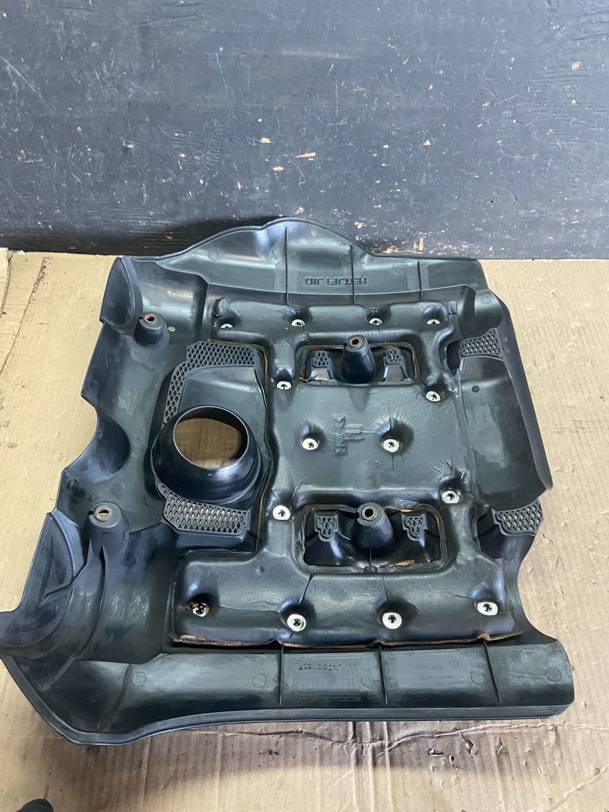 2006 to 2008 Kia Sedona V6 3.8L Engine Motor Cover Oem P0415 DG7