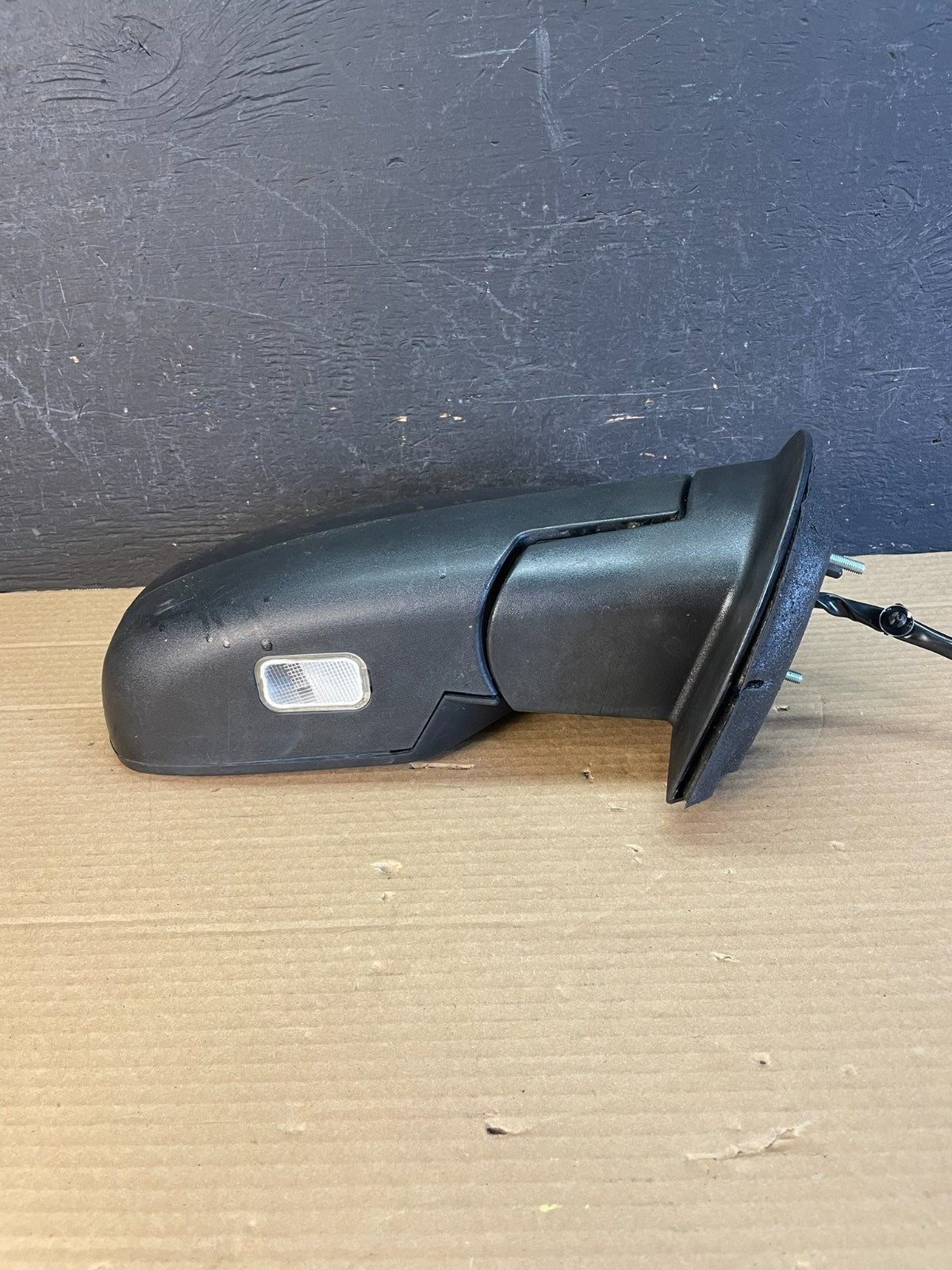 2007 to 2008 Gmc Yukon Right Passenger Turn Signal View Door Mirror AE8639 DW3