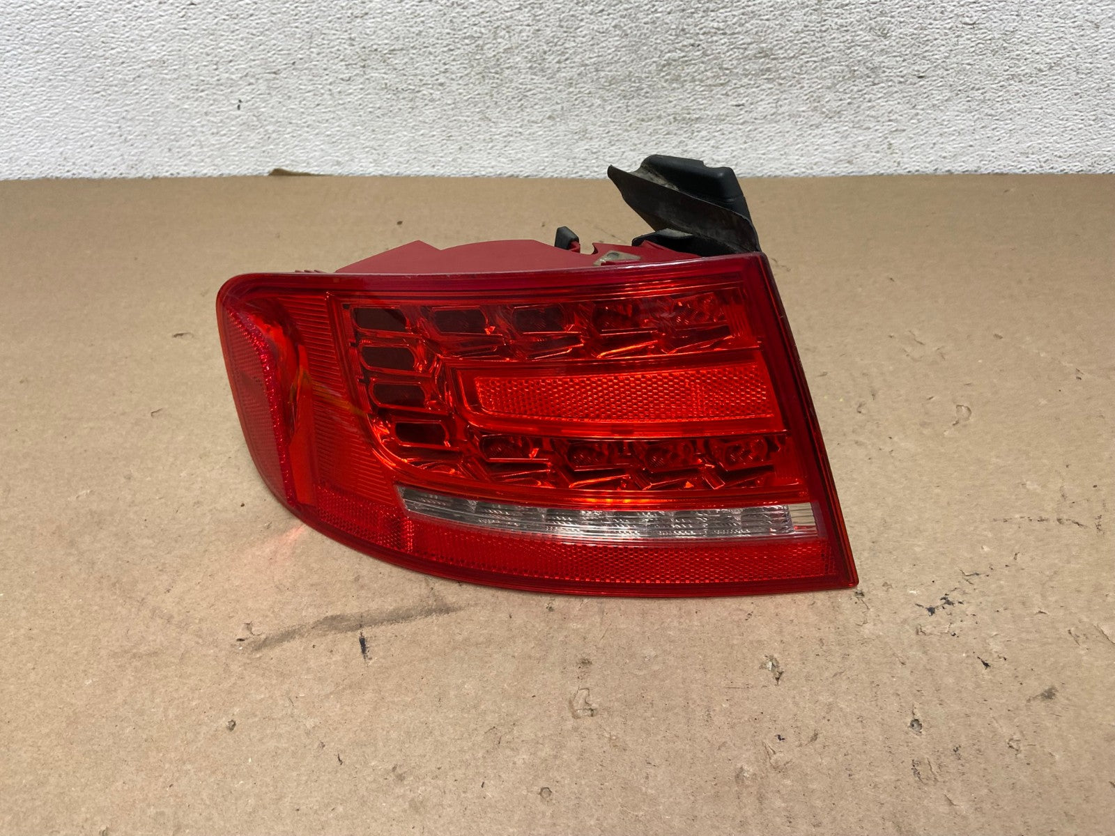 2009 - 2012 Audi A4 Sedan Left Driver Side LED Lh Tail Light AG4118 LK0