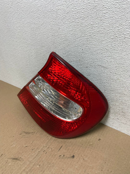 2002 2003 2004 Toyota Camry Tail Light Right Passenger Rh Side AE7050 LK1