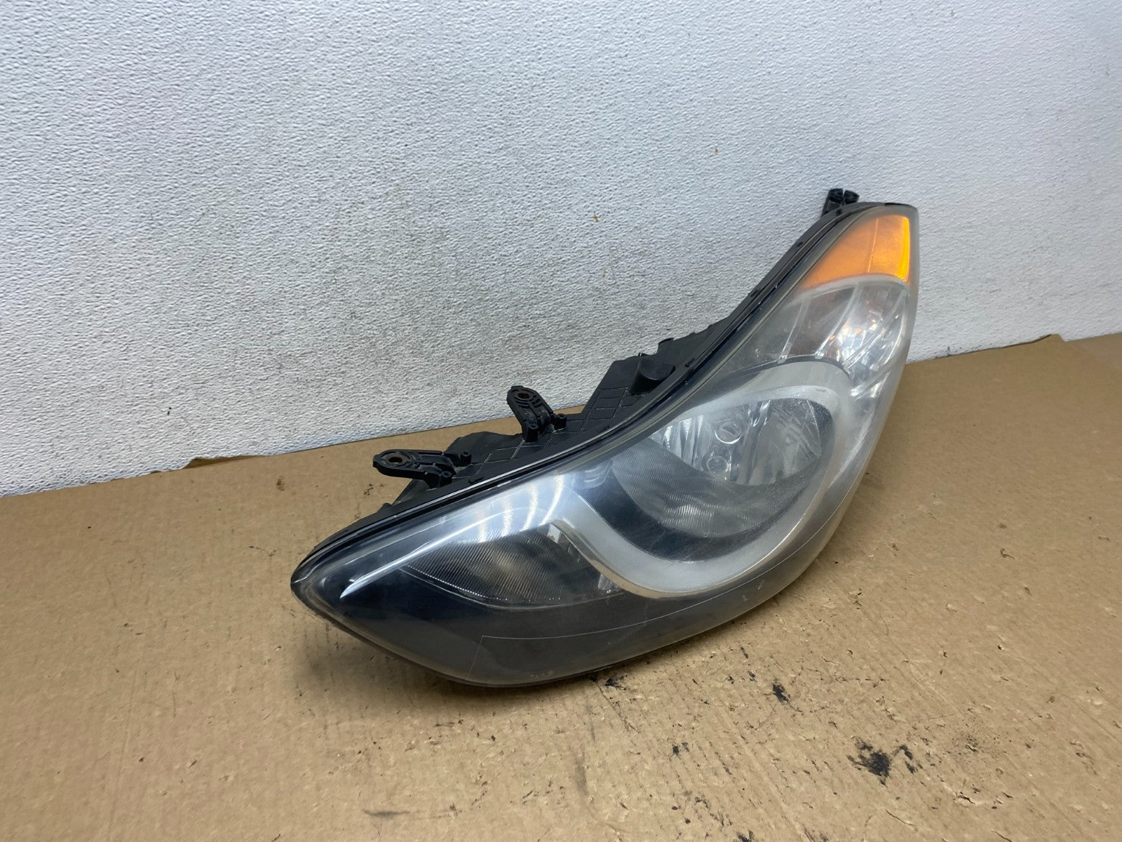 2011 2012 2013 Hyundai Elantra Left Driver Lh Halogen Headlight AG2309 DW2