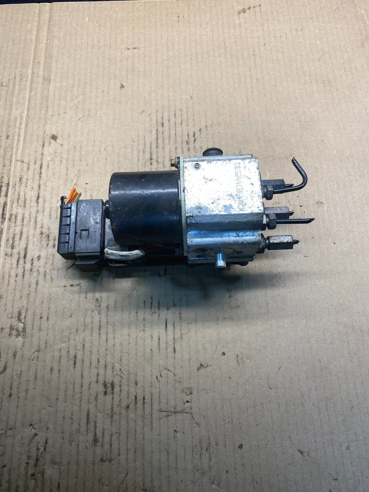 2006 2007 Ford E250 E350 Econoline Anti-Lock ABS Antilock Brake Pump AC0922 DG1