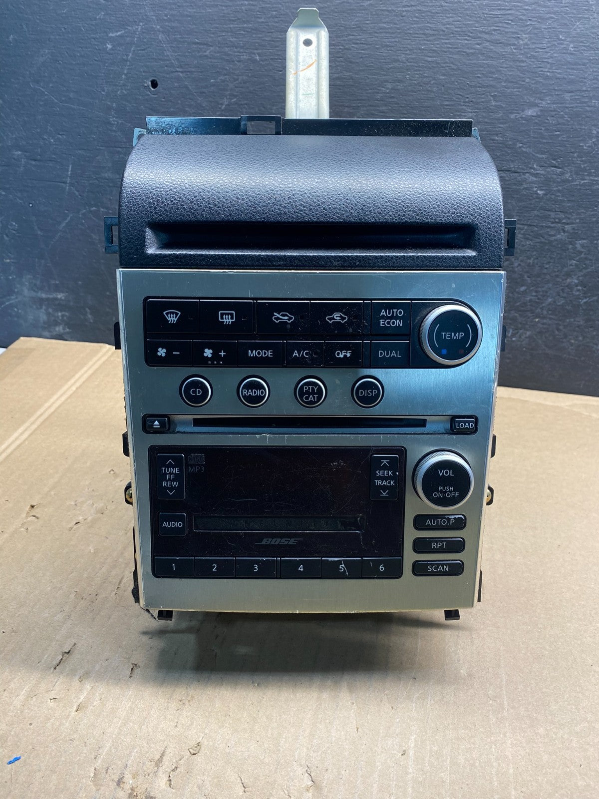2006 to 2007 Infiniti G35 Radio Player Climate Control Panel Bezel AE7927 DG0