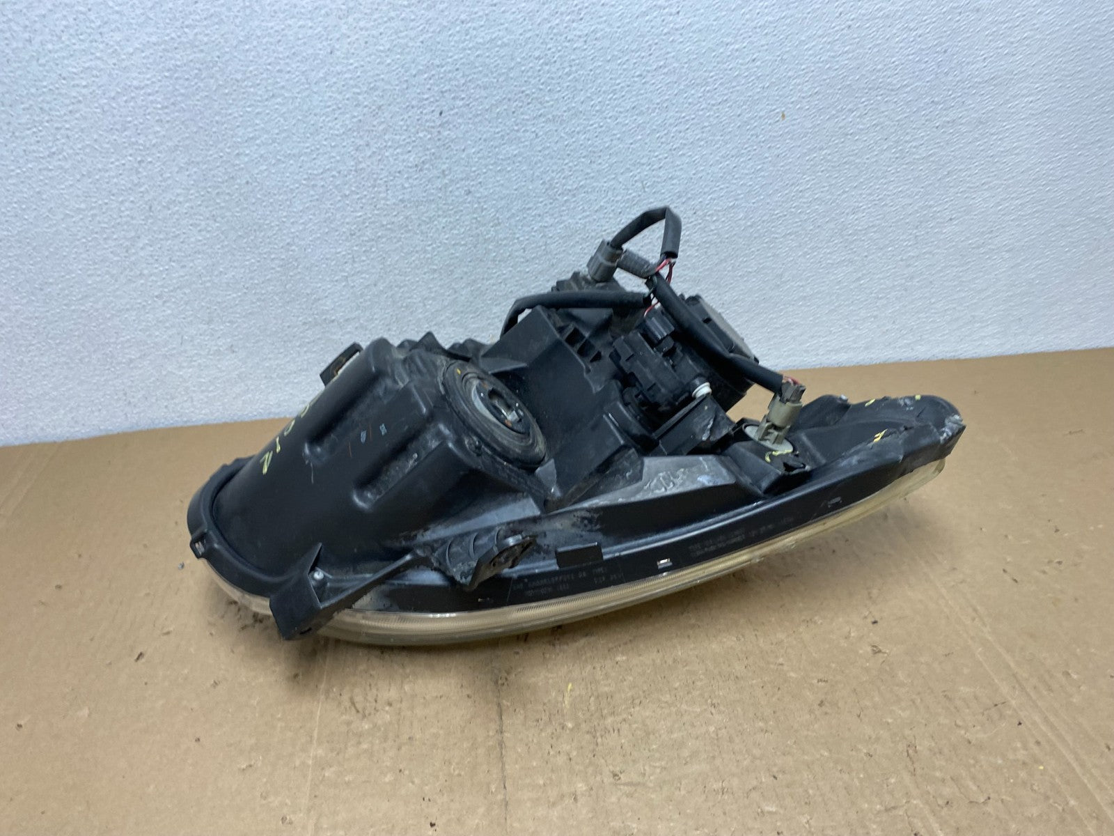 2008 to 2013 Nissan Rogue HID Xenon Headlight Left Driver Lh Side AC6012 DW10