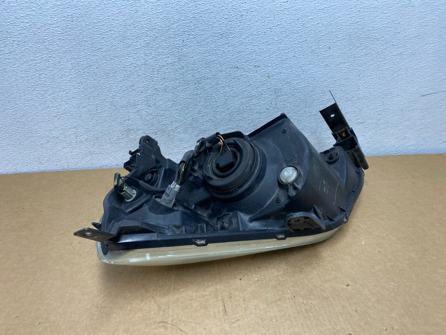 2003 2004 2005 Honda Pilot Right Passenger RH Side Halogen Headlight AD6030 DW4