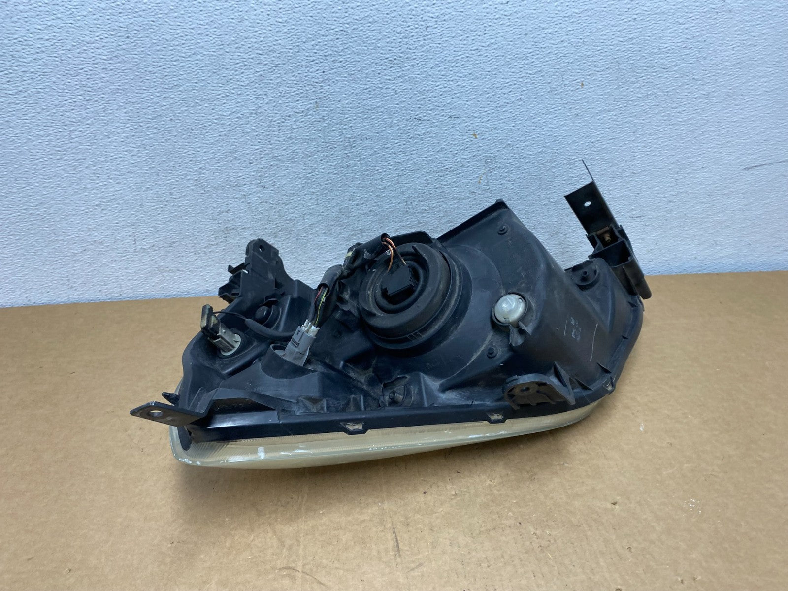 2003 2004 2005 Honda Pilot Right Passenger RH Side Halogen Headlight AD6030 DW4