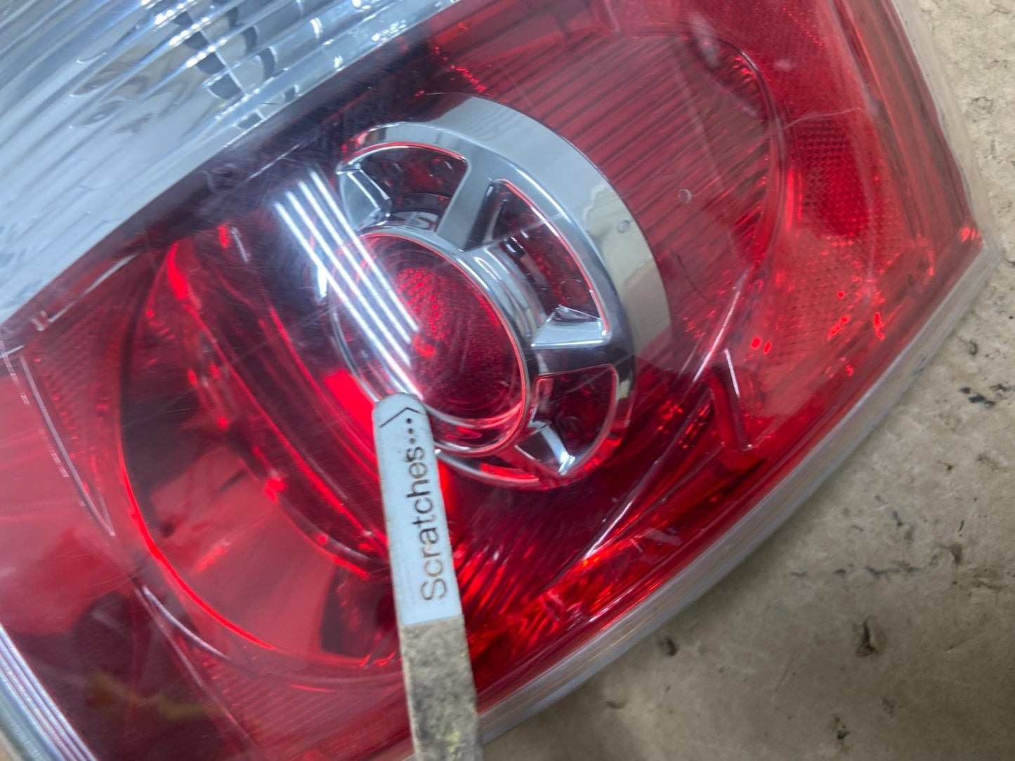 2007 to 2012 GMC Acadia Halogen Tail Light Right Passenger RH Side AF8067 DW3