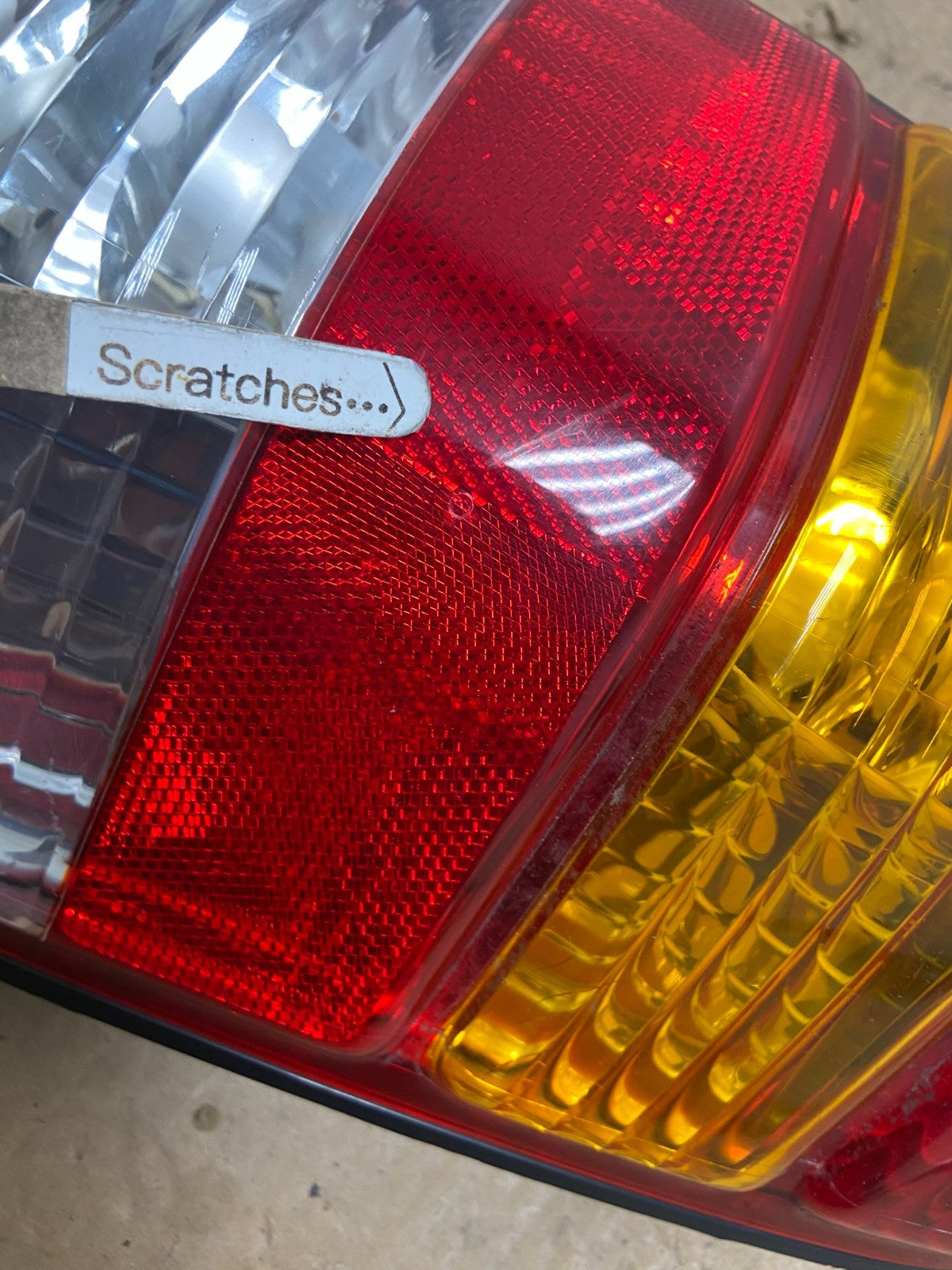 2001 to 2007 Ford Escape Right Passenger RH Side Tail Light AF8065 DW3