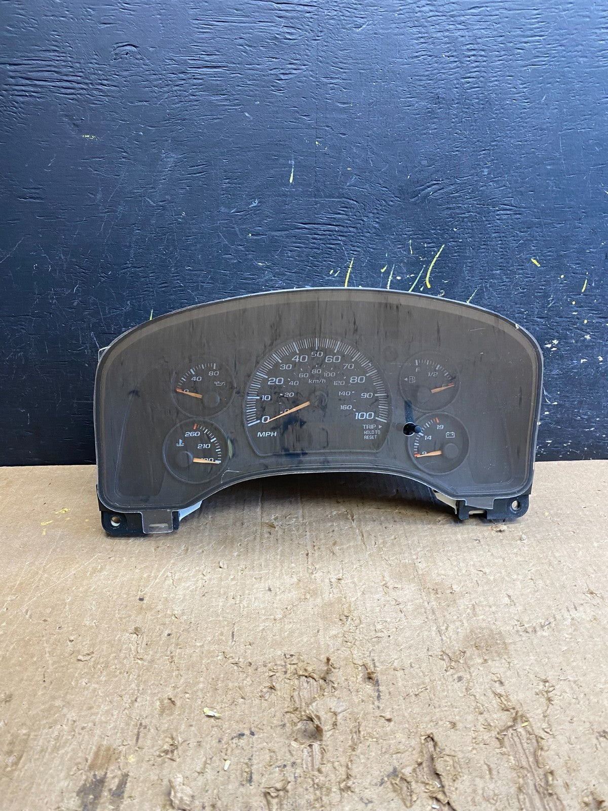 2004 to 2007 Chevrolet Express Speedometer Cluster Gauge Z9982 DG0