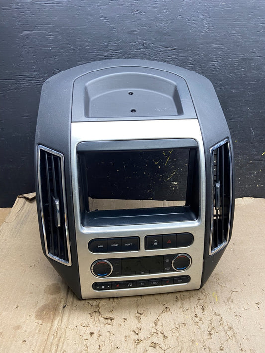 2007 - 2010 Ford Edge Heater Climate Control Radio Control Dash Bezel X6447 DG0