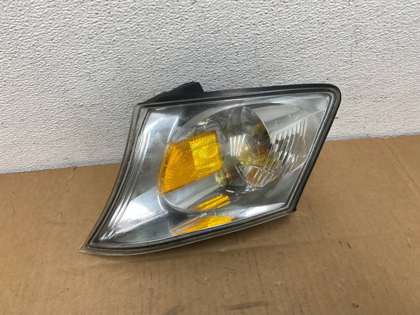 2002 to 2003 Mazda MPV Left Driver Side Turn Signal AC7548 DW0