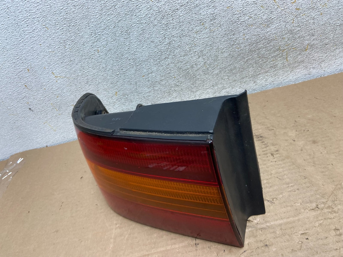 1990 to 1994 Lexus LS400 Left Driver LH Side Tail Light AI0919 DG1