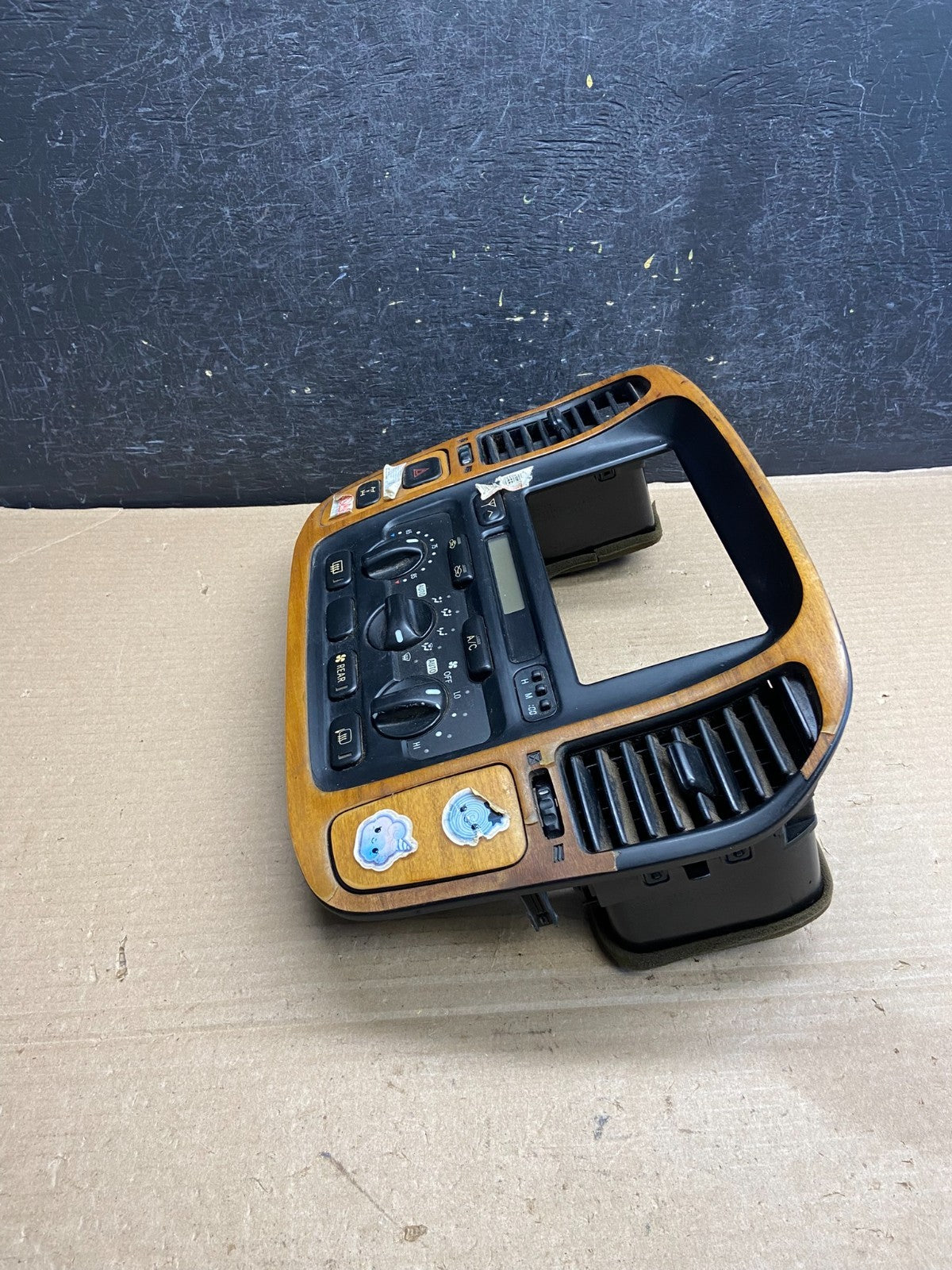 1998 - 2000 Toyota Land Cruiser Manual A/C Climate Control Radio Bezel AH3547 DG2