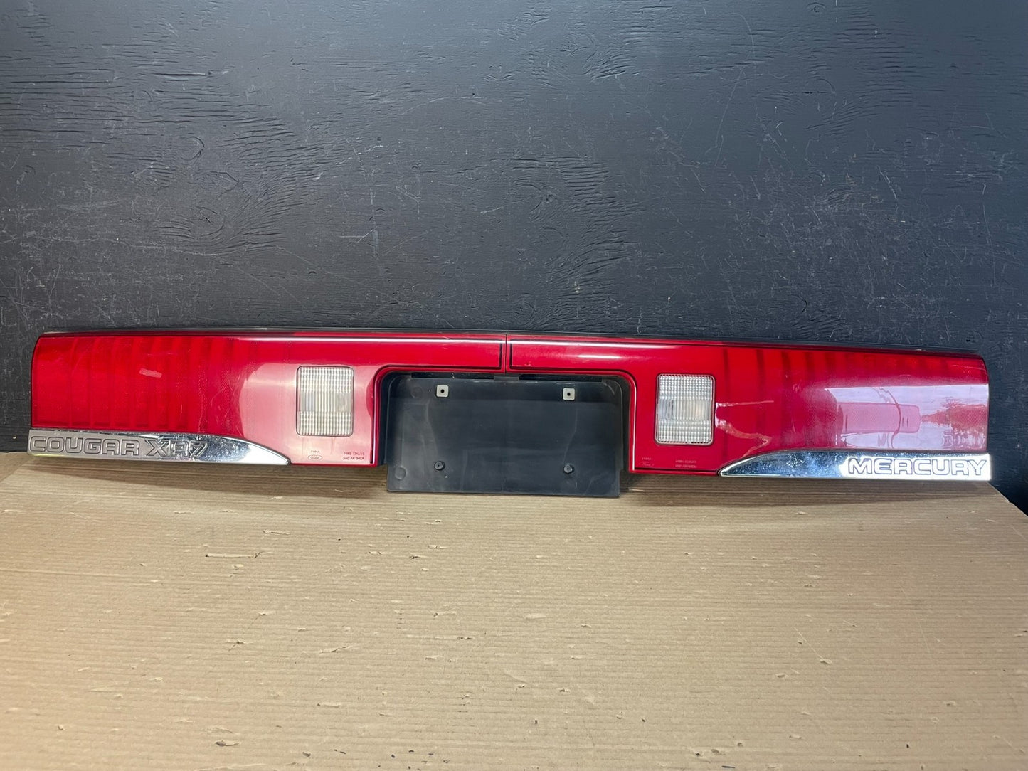 1989 1990 Mercury Cougar LS Rear Trunk Center Tailgate Tail Light Panel af33400