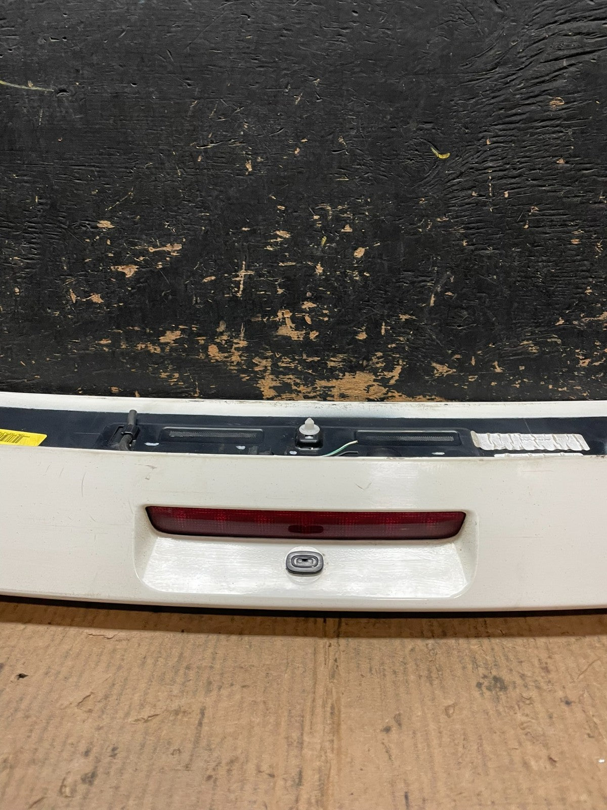 2009 to 2014 Volkswagen Routan Rear Spoiler OEM Z8096 DG9
