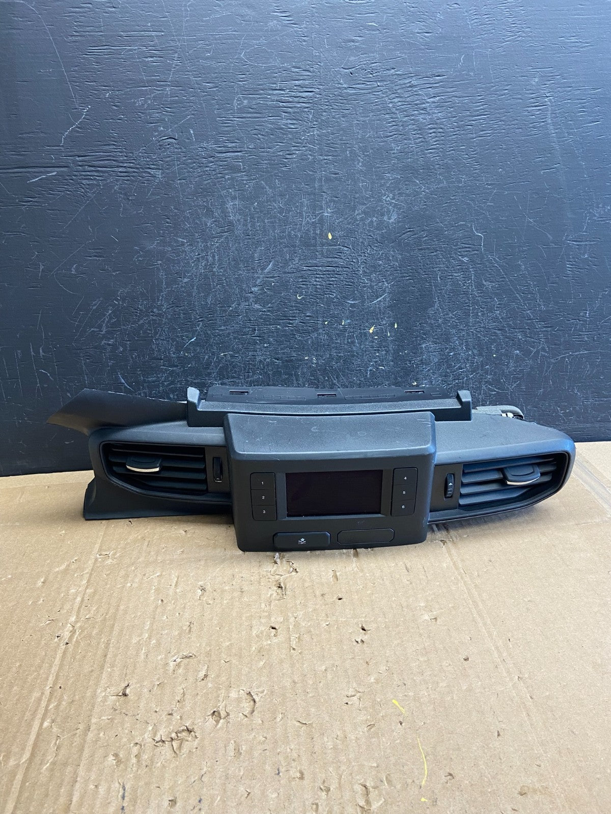 2020 to 2023 Ford Explorer Console Radio Display Screen Air Vents ad2309 DG0