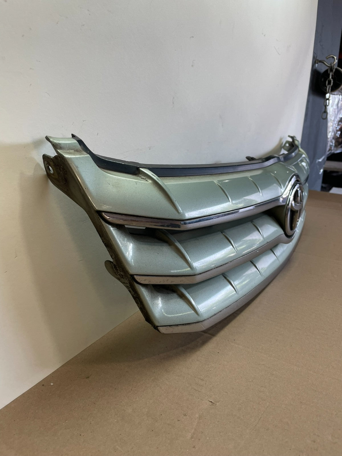 2005 2006 2007 Toyota Avalon Front Upper Grill Grille AI0686 DG2