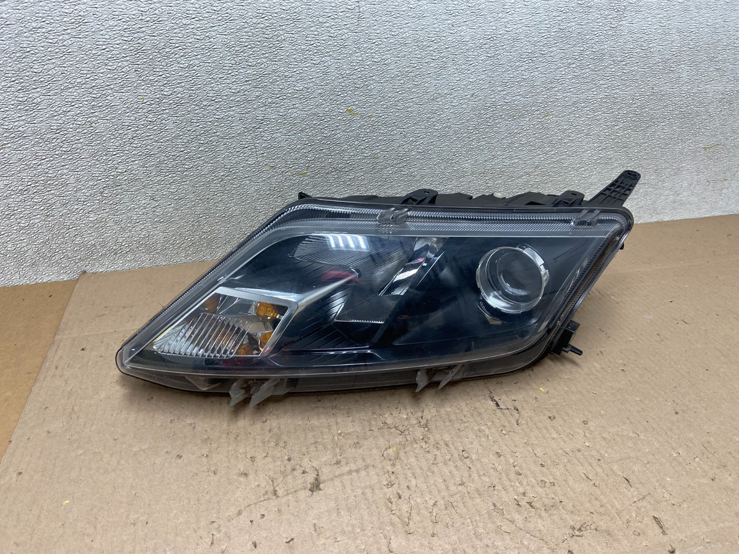 2010 2011 2012 Ford Fusion Left Driver LH Side Headlight Halogen Z6295 DW0