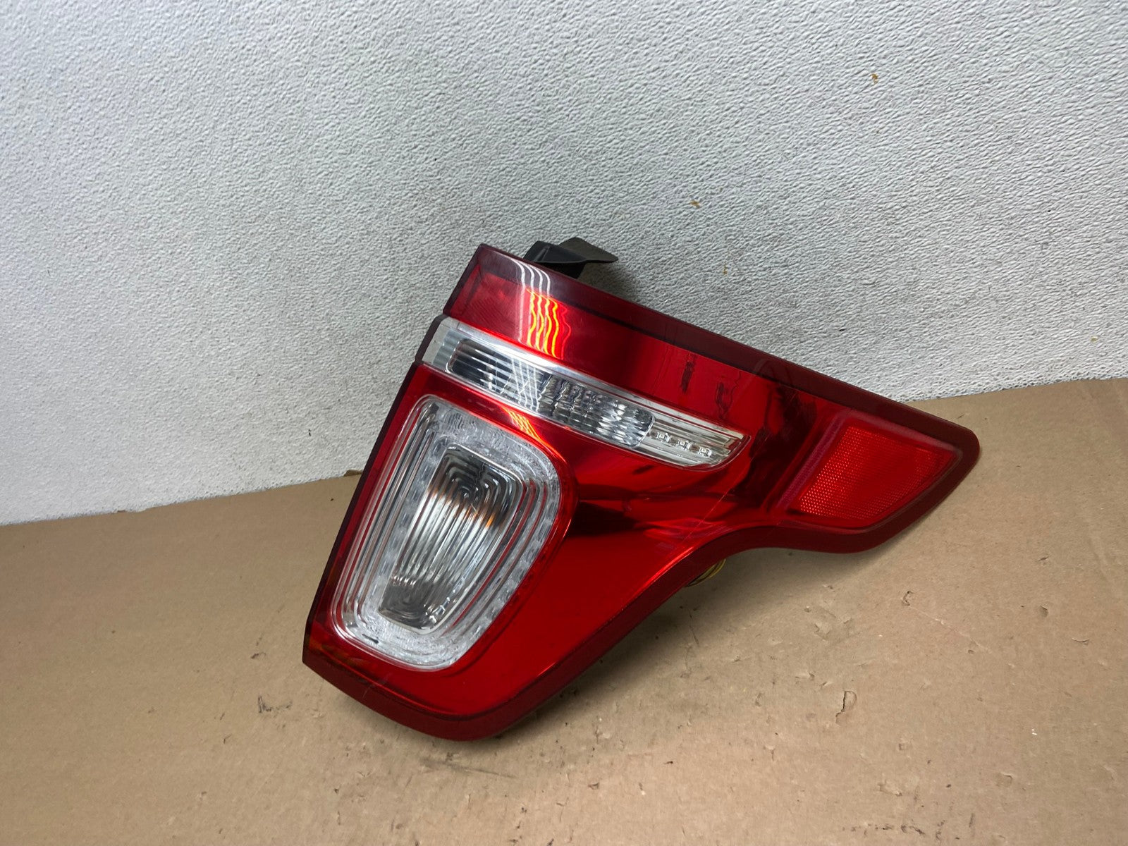 2011 2012 2013 2014 2015 Ford Explorer Right Passenger RH Tail light AG4193 LK1
