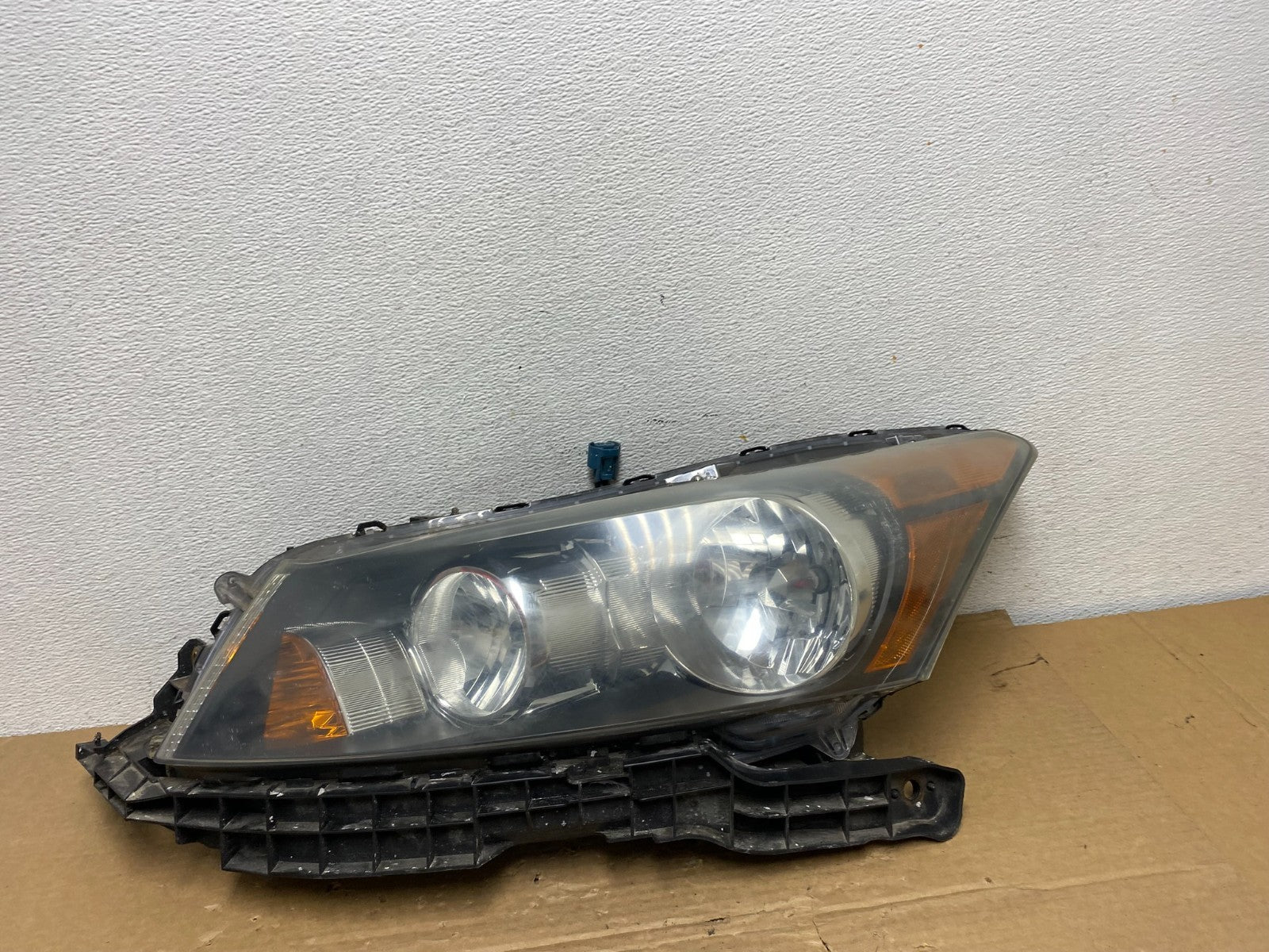 2008 to 2012 Honda Accord Sedan Headlight Left Driver Lh Side AD3955 DW0