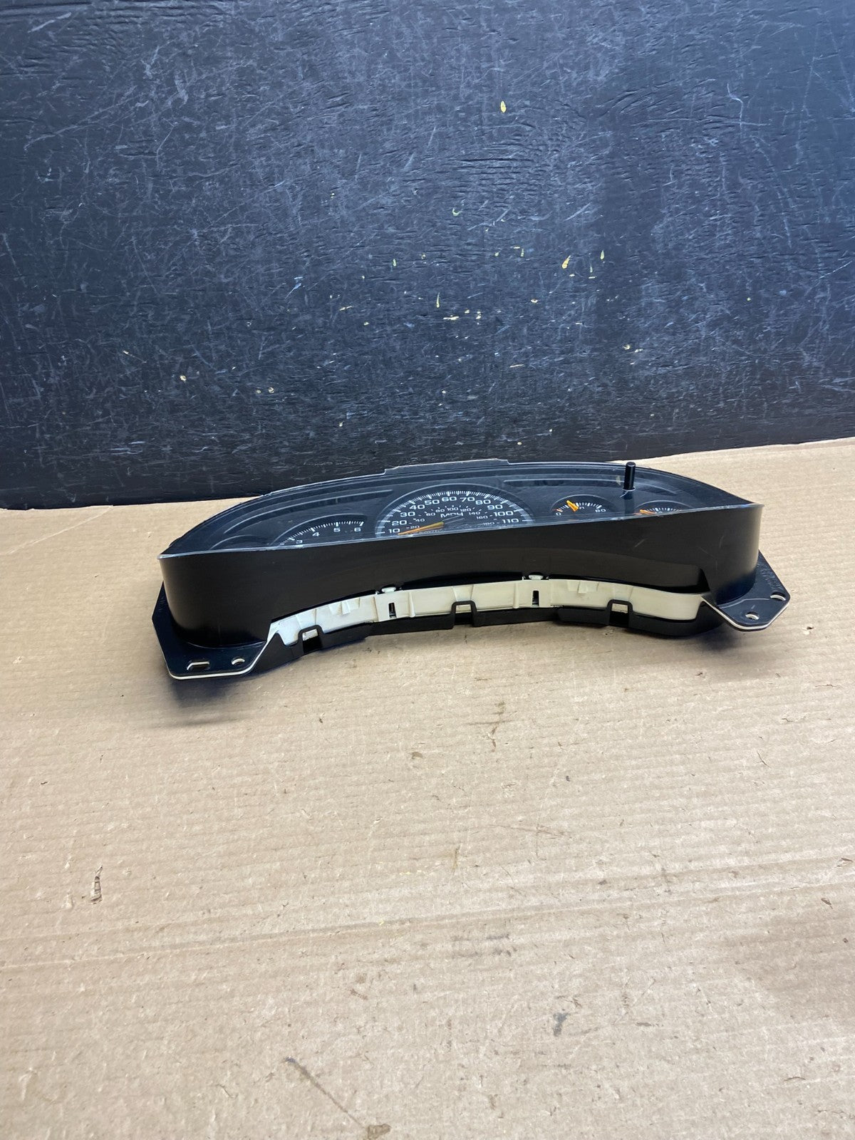 2003 to 2006 Chevrolet Silverado Speedometer Instrument Cluster AH3488 DG3