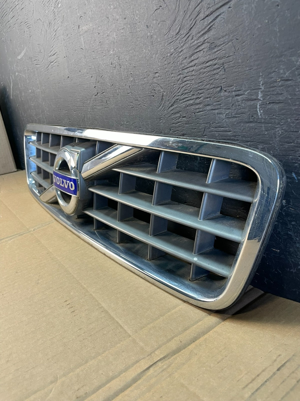 2010 to 2013 Volvo XC90 Front Upper Grill Grille AC5349 DG2