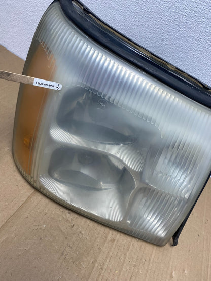 2002-2006 Cadillac Escalade Right Passenger Side Xenon HID Headlight Oem AB81274