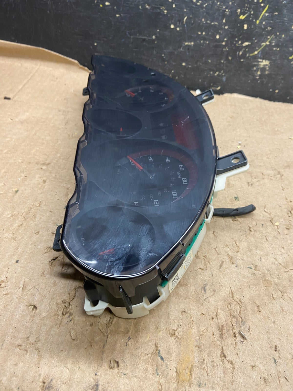 2014 2015 2016 GMC Acadia Speedometer Cluster OEM  Z2005 DG3
