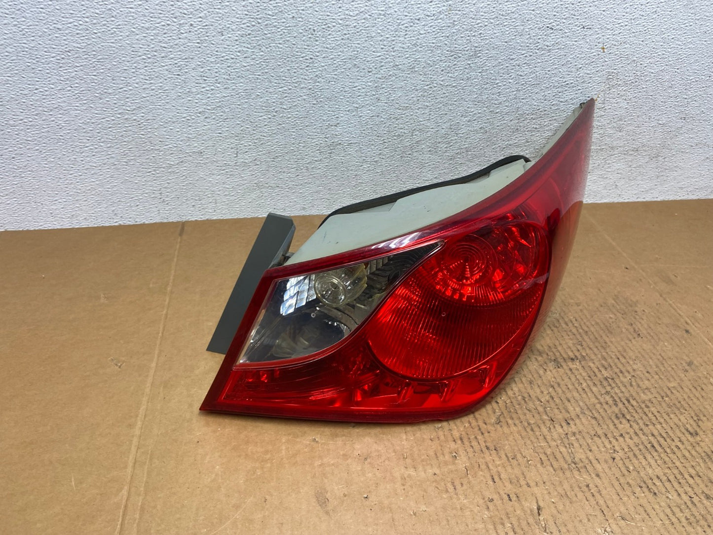 2011 2012 2013 Hyundai Sonata Right Passenger RH Tail Light AE0410 LK2