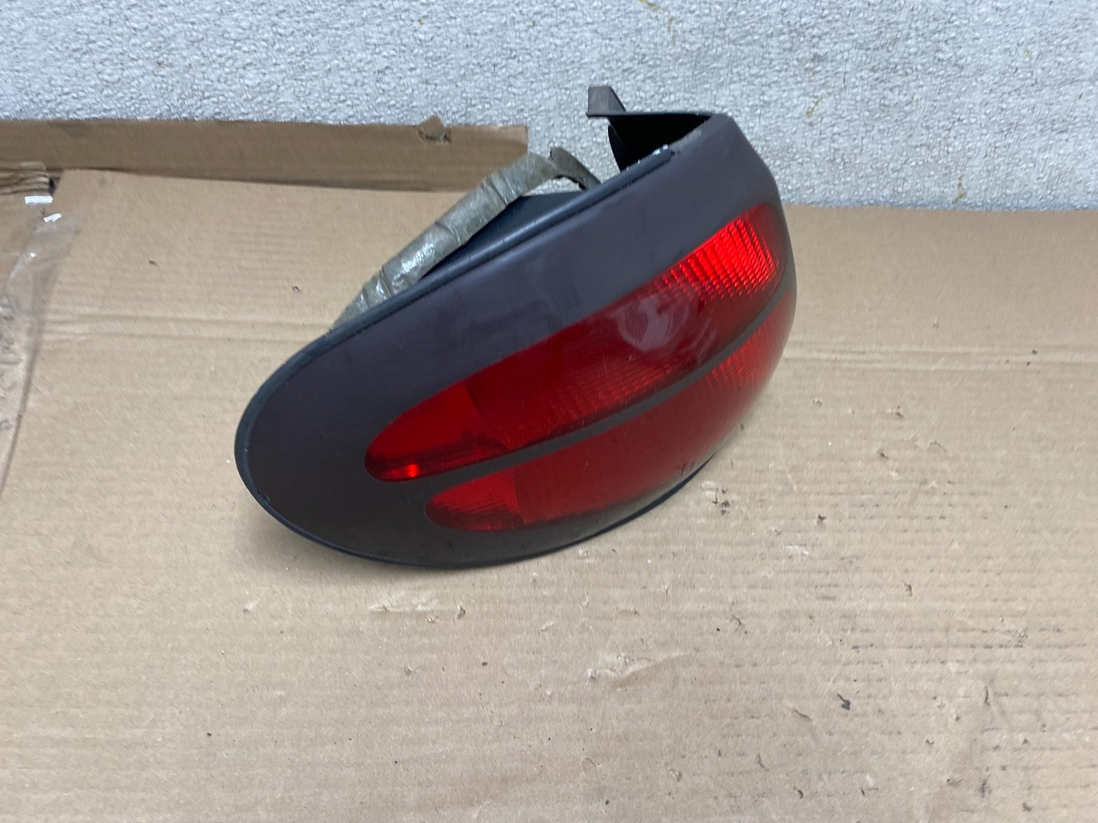 1998 - 1999 Ford Taurus Wagon Sedan Left Driver Side Tail Light U0746 DW2