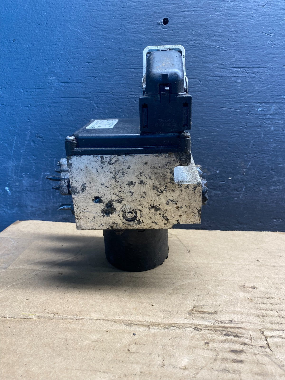 2011 - 2014 Ford E250 E350 Van ABS Anti Lock Brake Pump Module ad3541 DG2