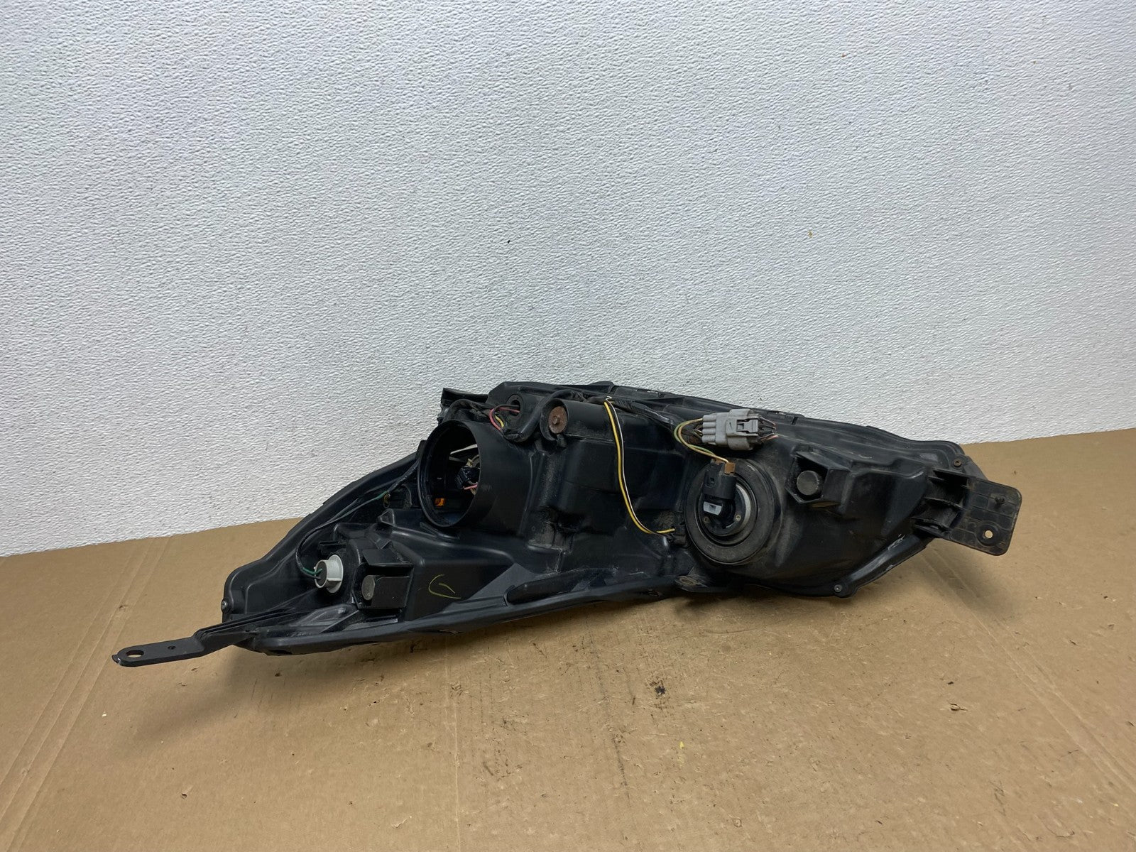 2010-2012 Subaru Legacy Outback Right Passenger Headlight AC5858 DW5