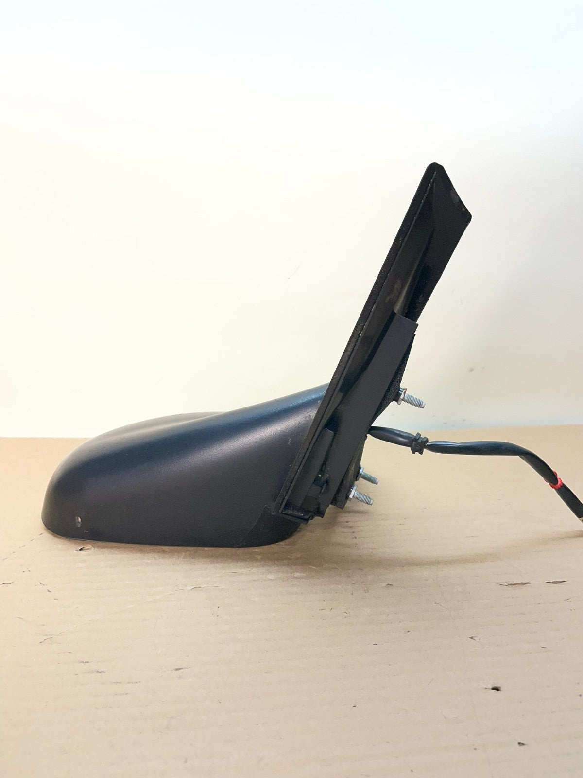 2001 to 2004 Ford Mustang Passenger Right Side View Mirror AH8707 Dg3