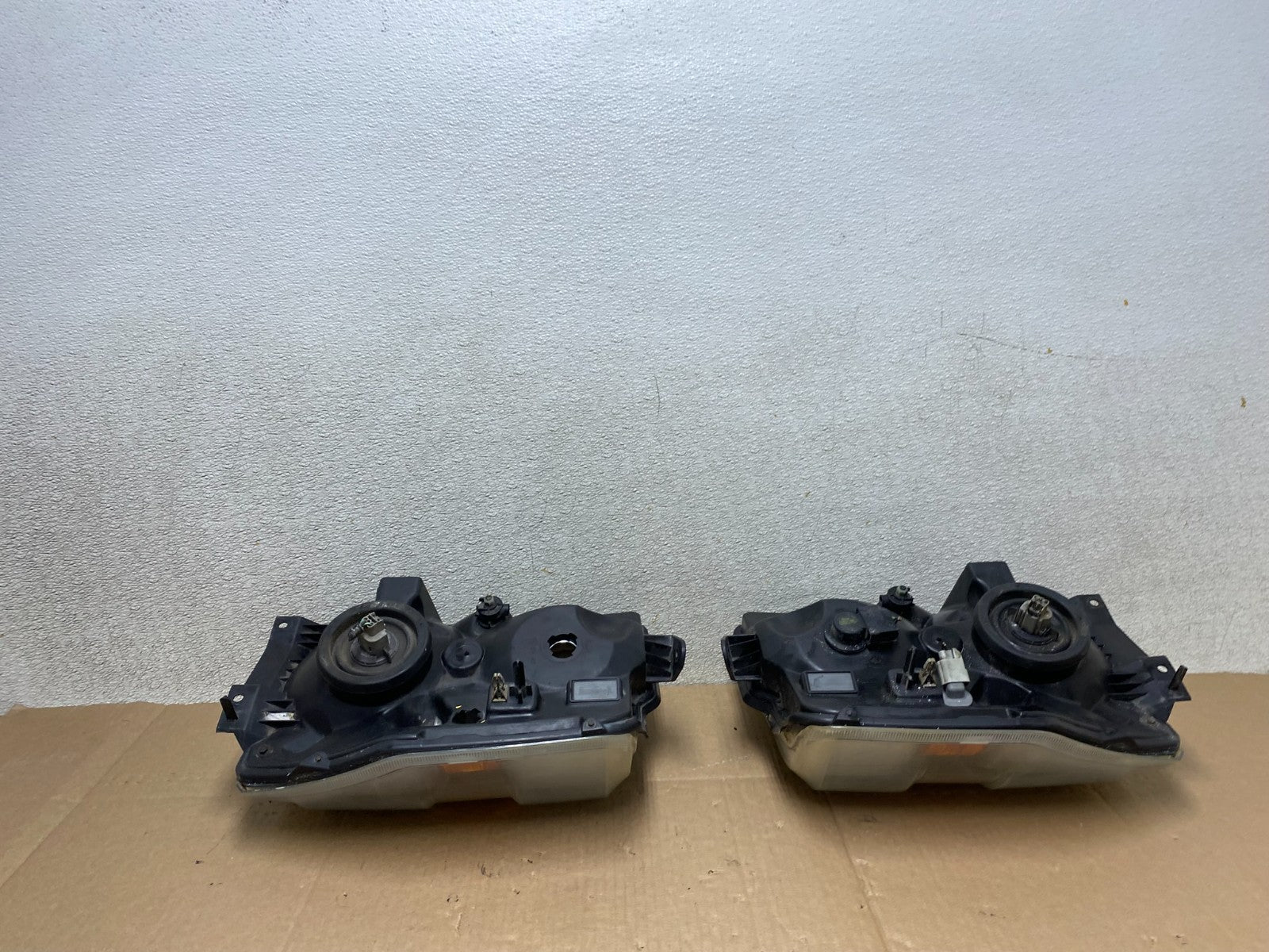 2008-2014 Ford Econoline E150 E250 E350 Left+Right Headlights T5648 DW12