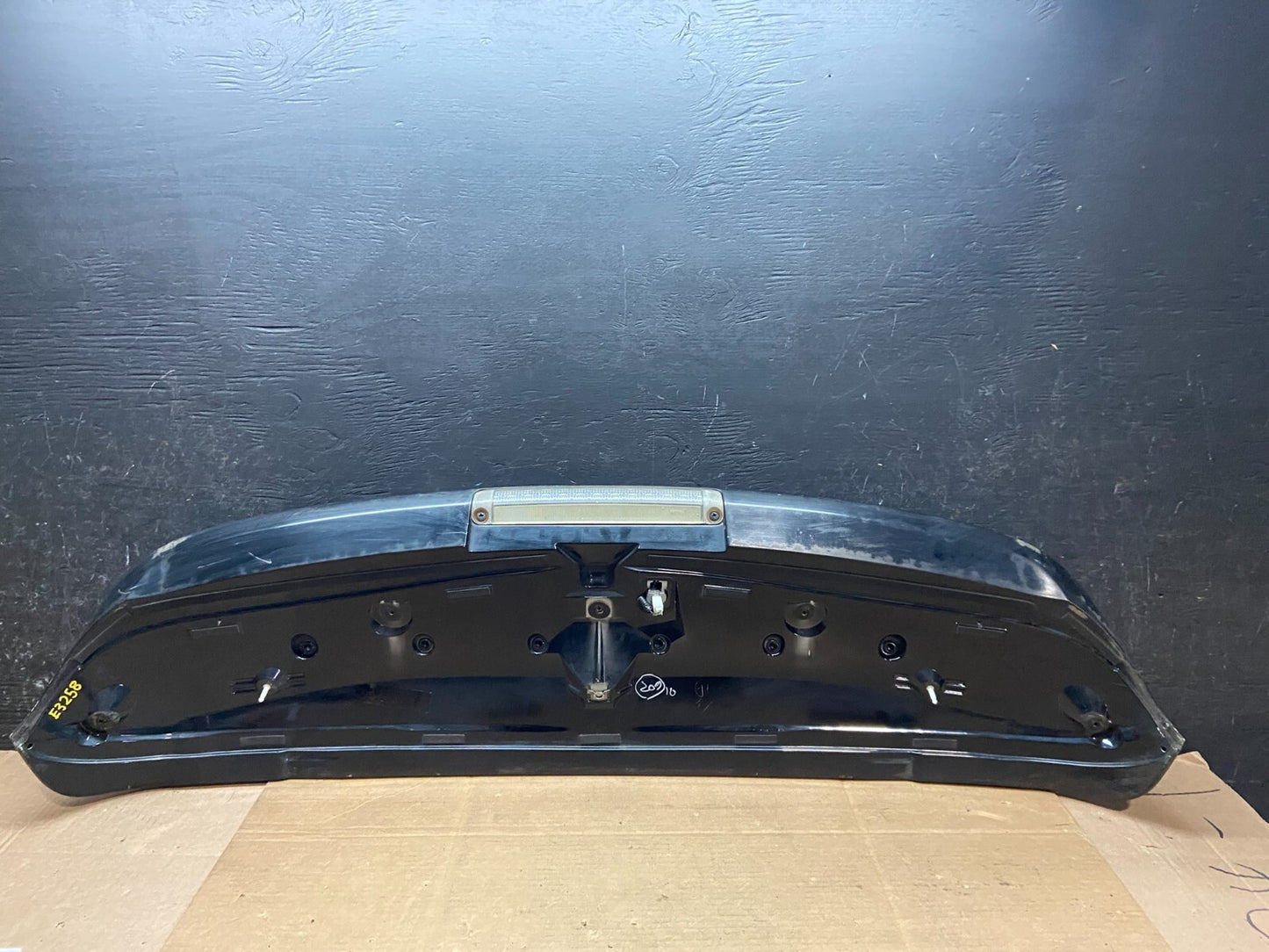 2004 to 2009 Lexus RX330 RX350  Rear Trunk Tail Gate Lift Gate Spoiler OEM I28626