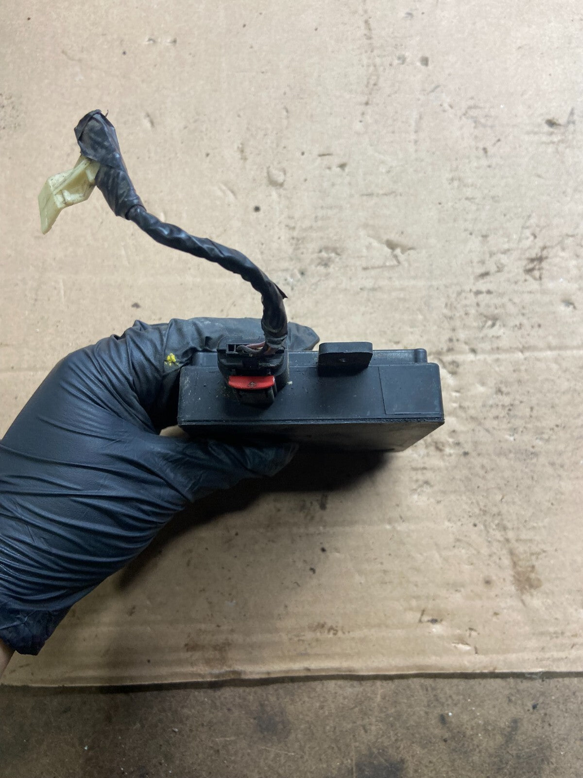 2013 to 2018 Ford Lincoln Rear Radar Blind Spot Module n8930 PS1