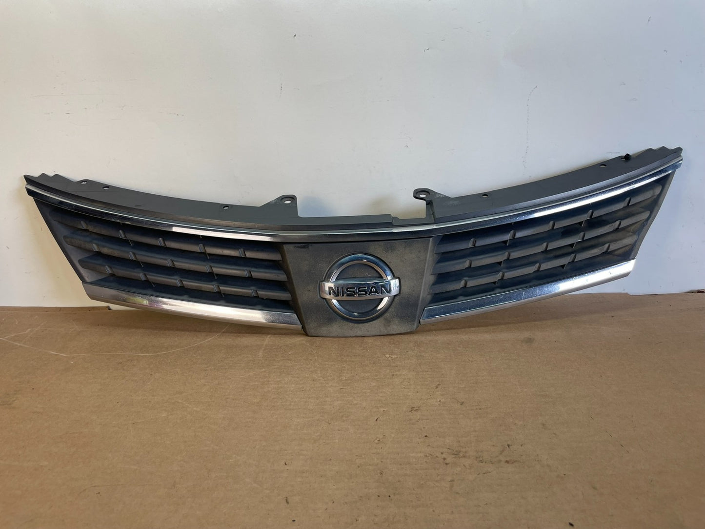 2007 2008 2009 Nissan Versa Sedan Front Upper Grill Grille AG0857 DG0