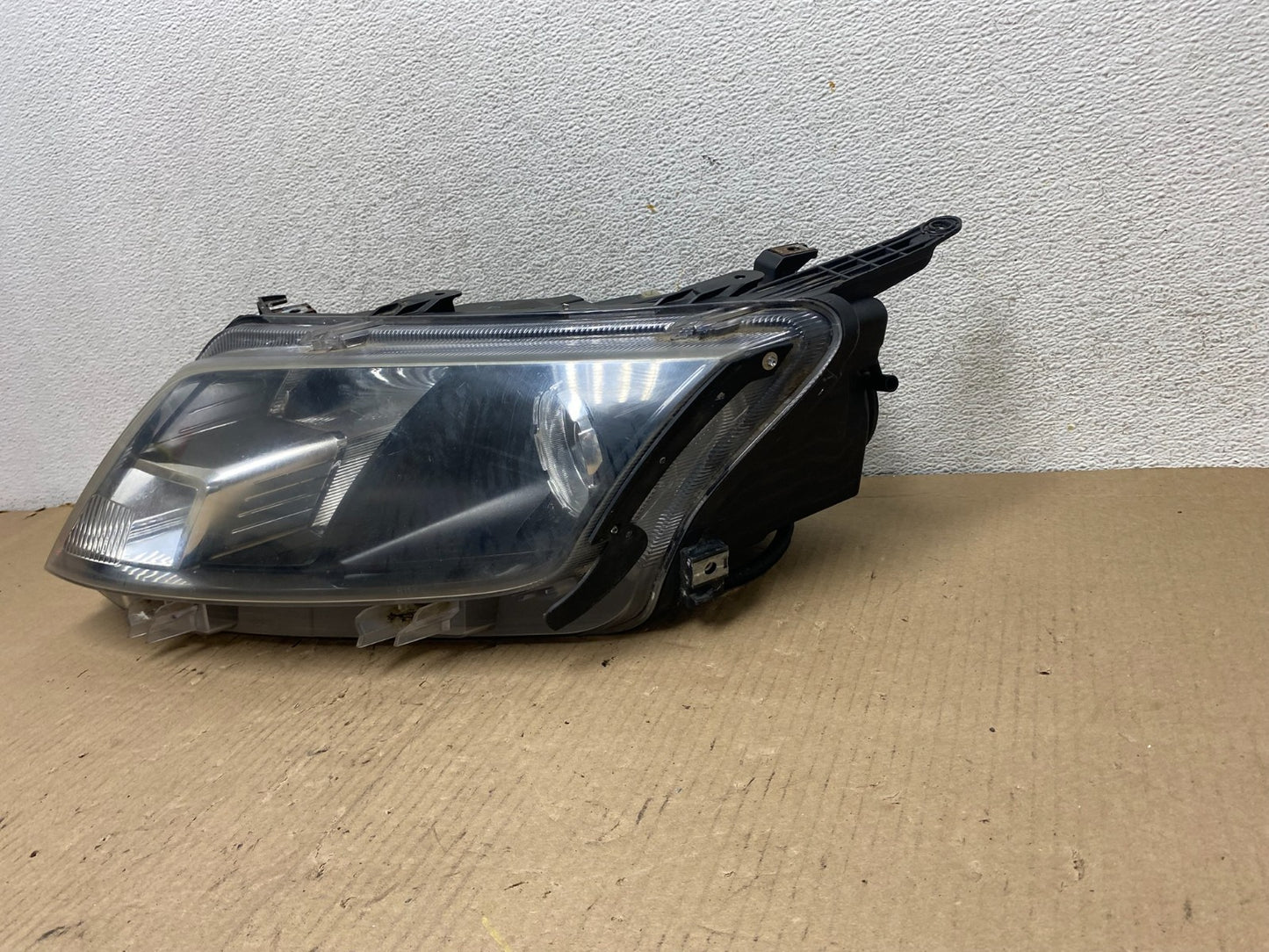 2010 2011 2012 Ford Fusion Left Driver LH Side Headlight Halogen AG7977 DW2