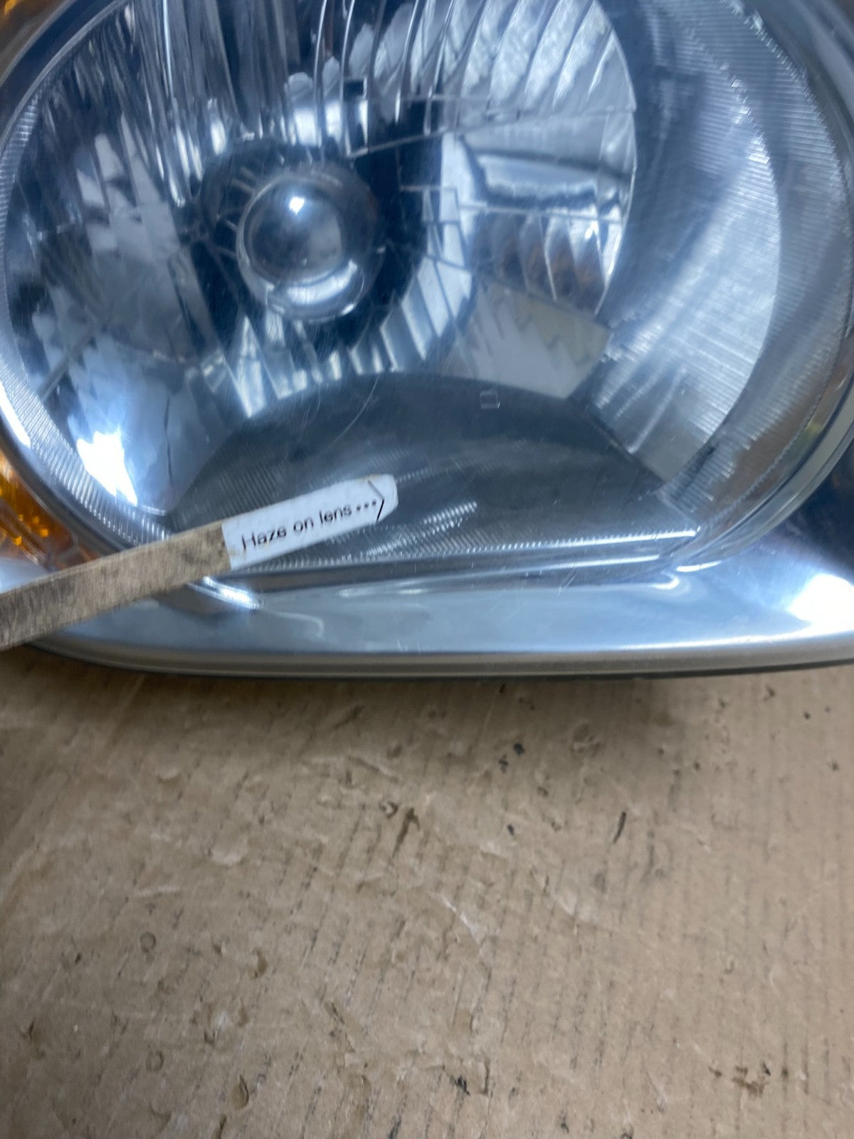 2003 to 2006 Honda Element Right Passenger Rh Side Headlight AE9038 DW4
