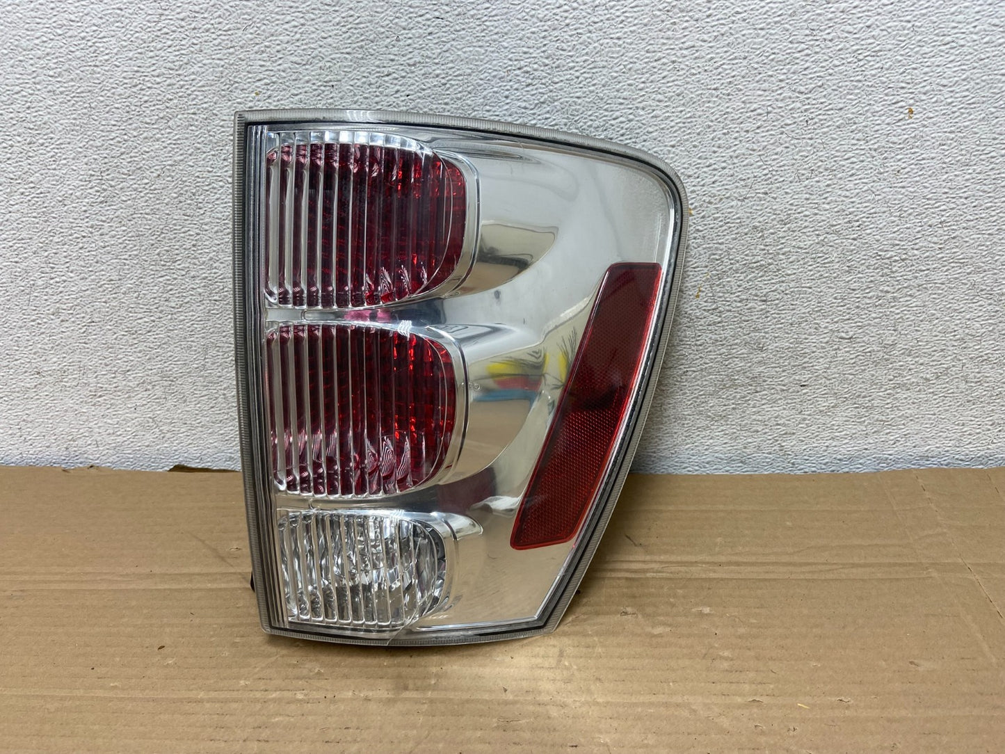 2005 to 2008 Chevrolet Equinox Right Passenger Rh Side Tail Light AG8944 DW0