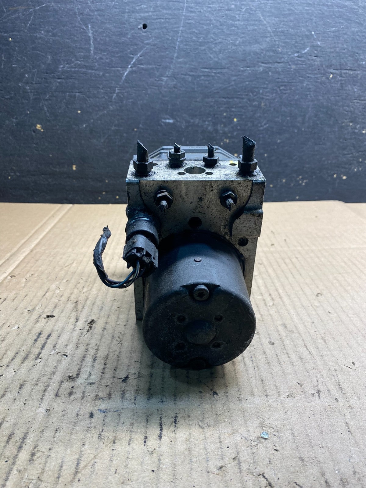 2002 to 2003 BMW X5 ABS Anti-Lock Brake Pump Module ab2713 DG1