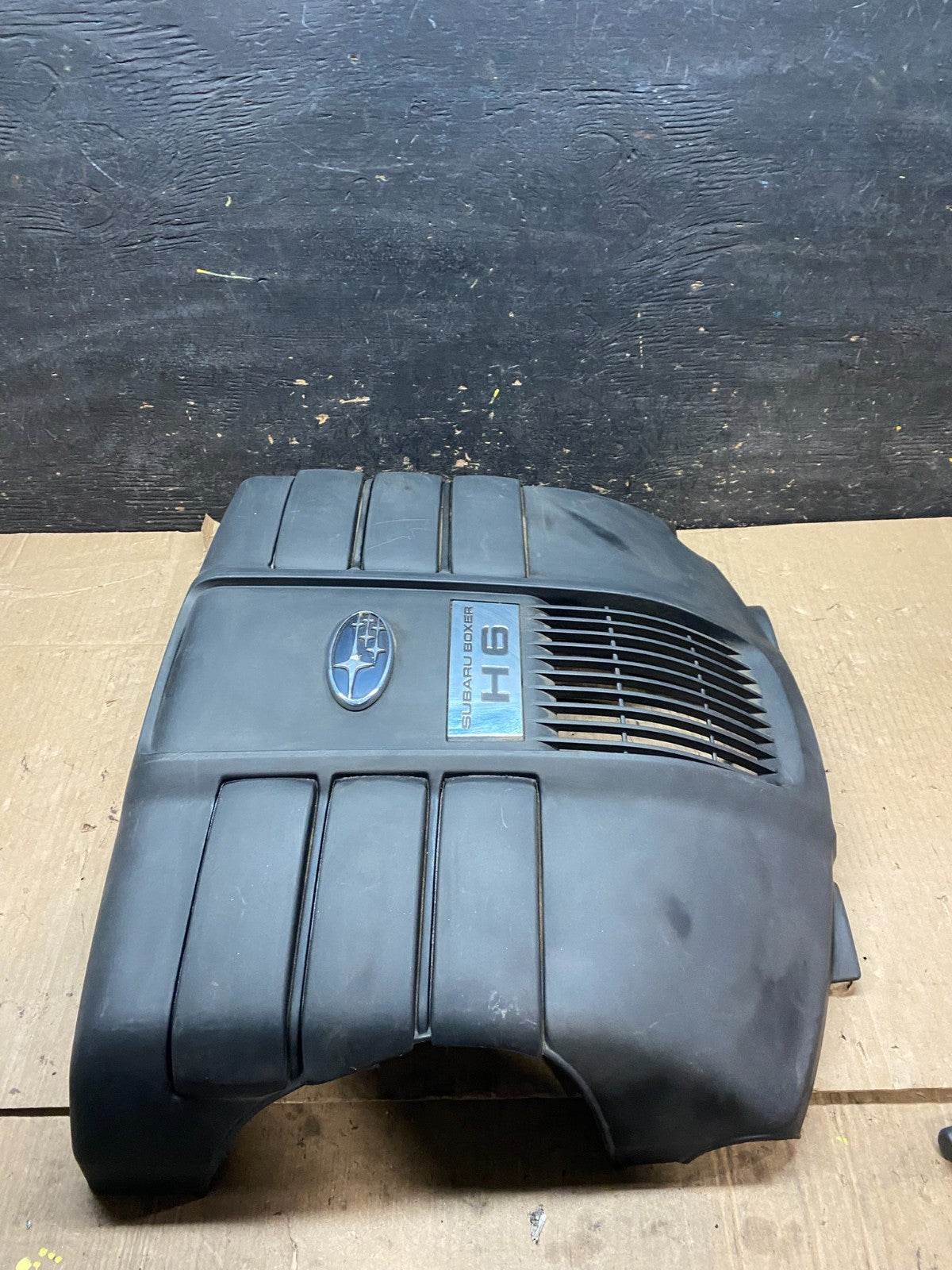 2007 to 2014 Subaru Tribeca 3.0L Factory Engine Cover 14025AA24A U0326 DG2