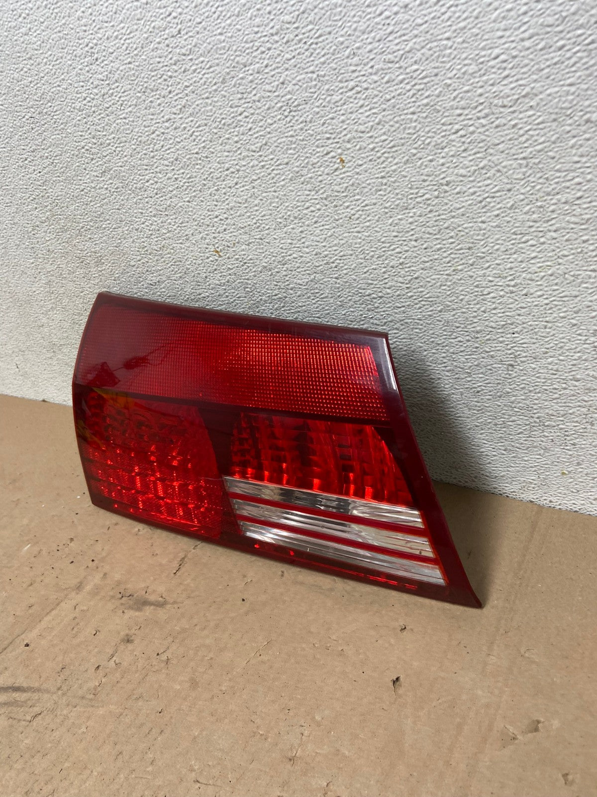 2004 - 2005 Toyota Sienna Left Driver LH Side Inner Tail Light AG4813 LK1