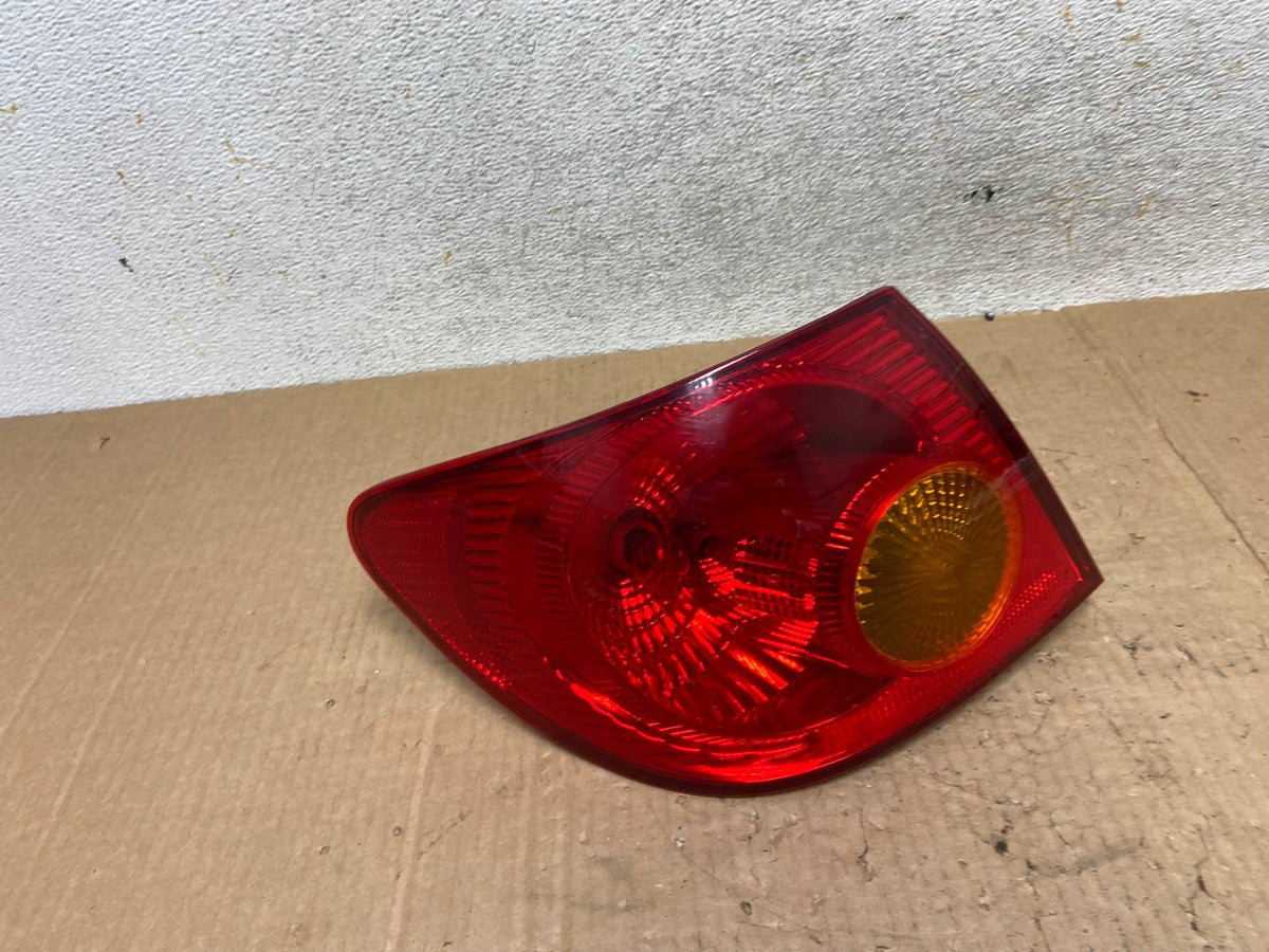 2003 to 2005 Toyota Corolla Left Driver Lh Side Tail Light AI5558 LK0