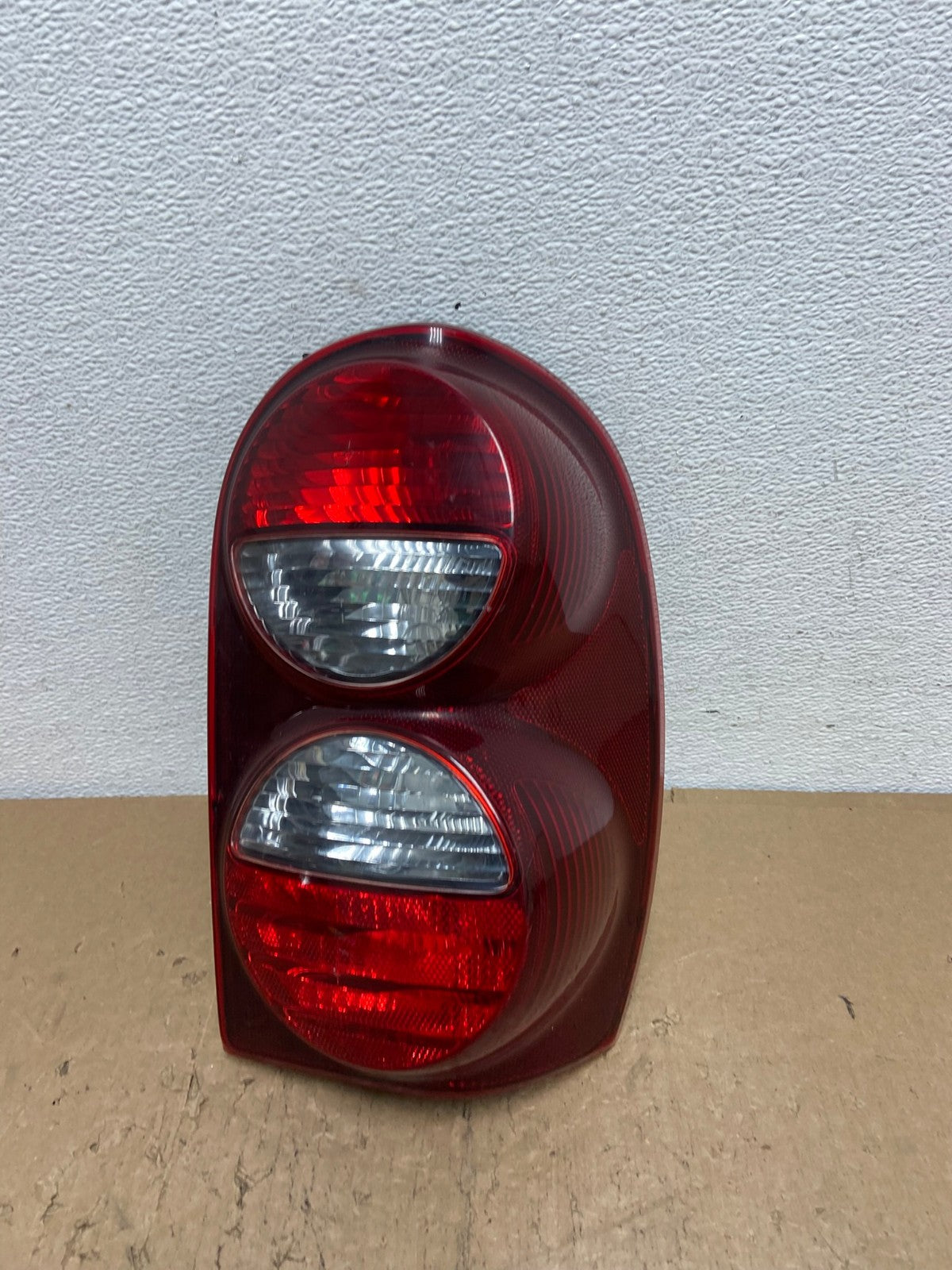 2005 2006 2007 Jeep Liberty Right Passenger Rh Side Tail Light AC7424 LK0