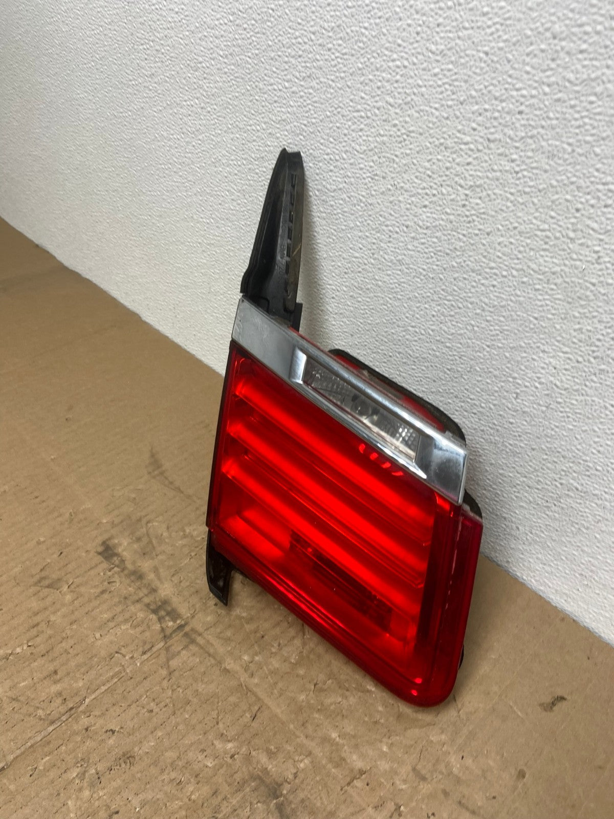2009-2012 BMW 7-Series F01 F02 750i 750Li Left Driver Inner Tail Light AB8327 LK1