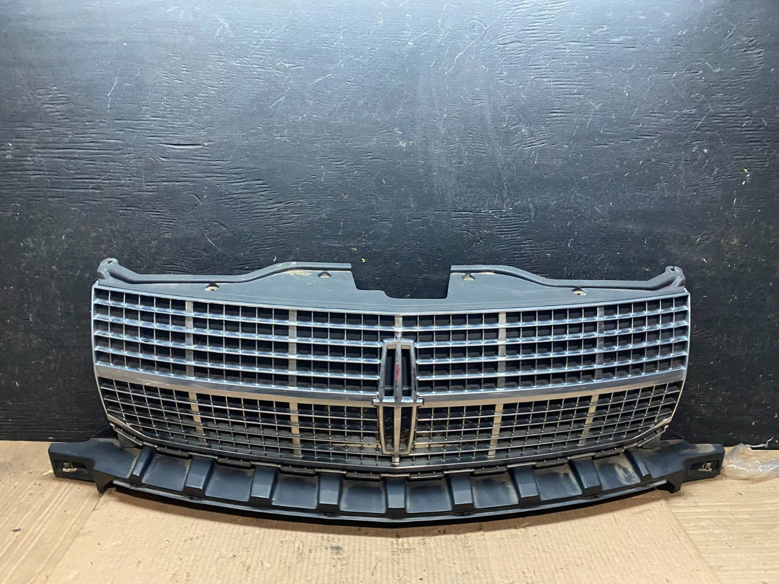 2007 to 2010 Lincoln Mkx Front Upper Grill Grille OEM W4611 DG0