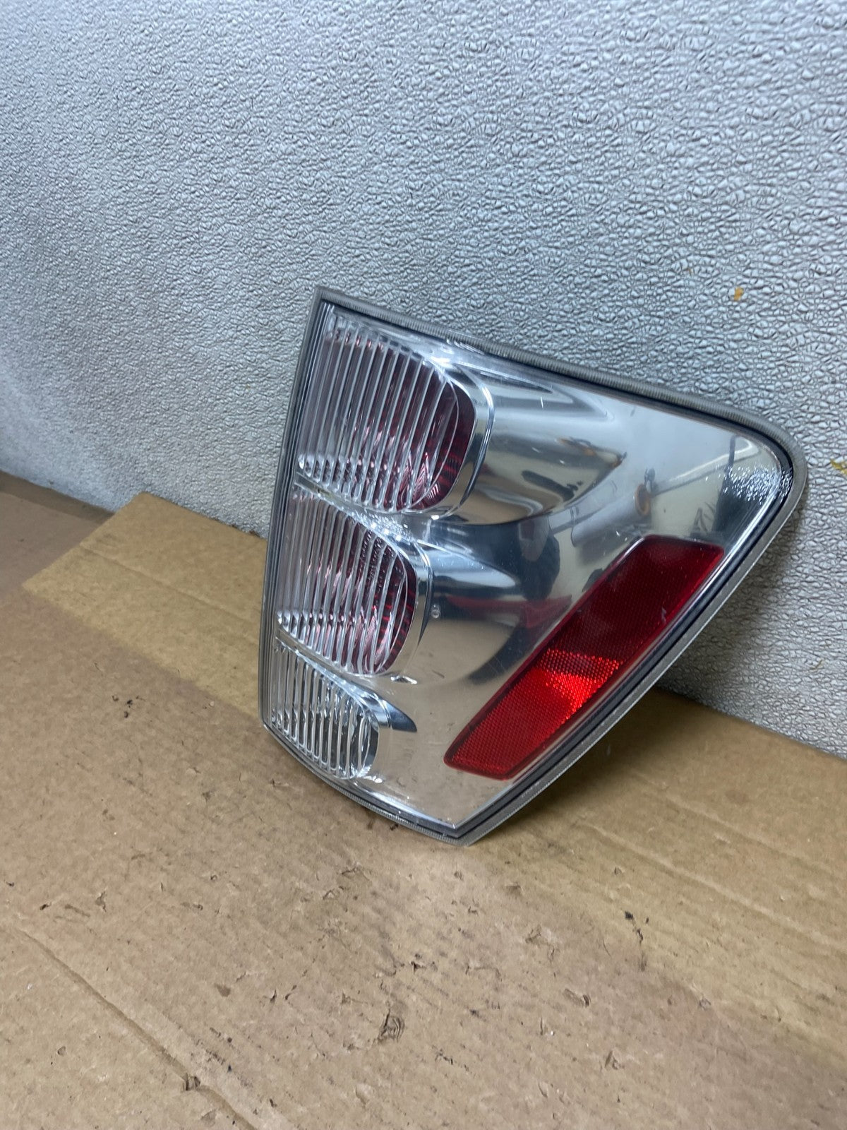 2005 to 2008 Chevrolet Equinox Right Passenger Rh Side Tail Light Oem AB5193 LK1