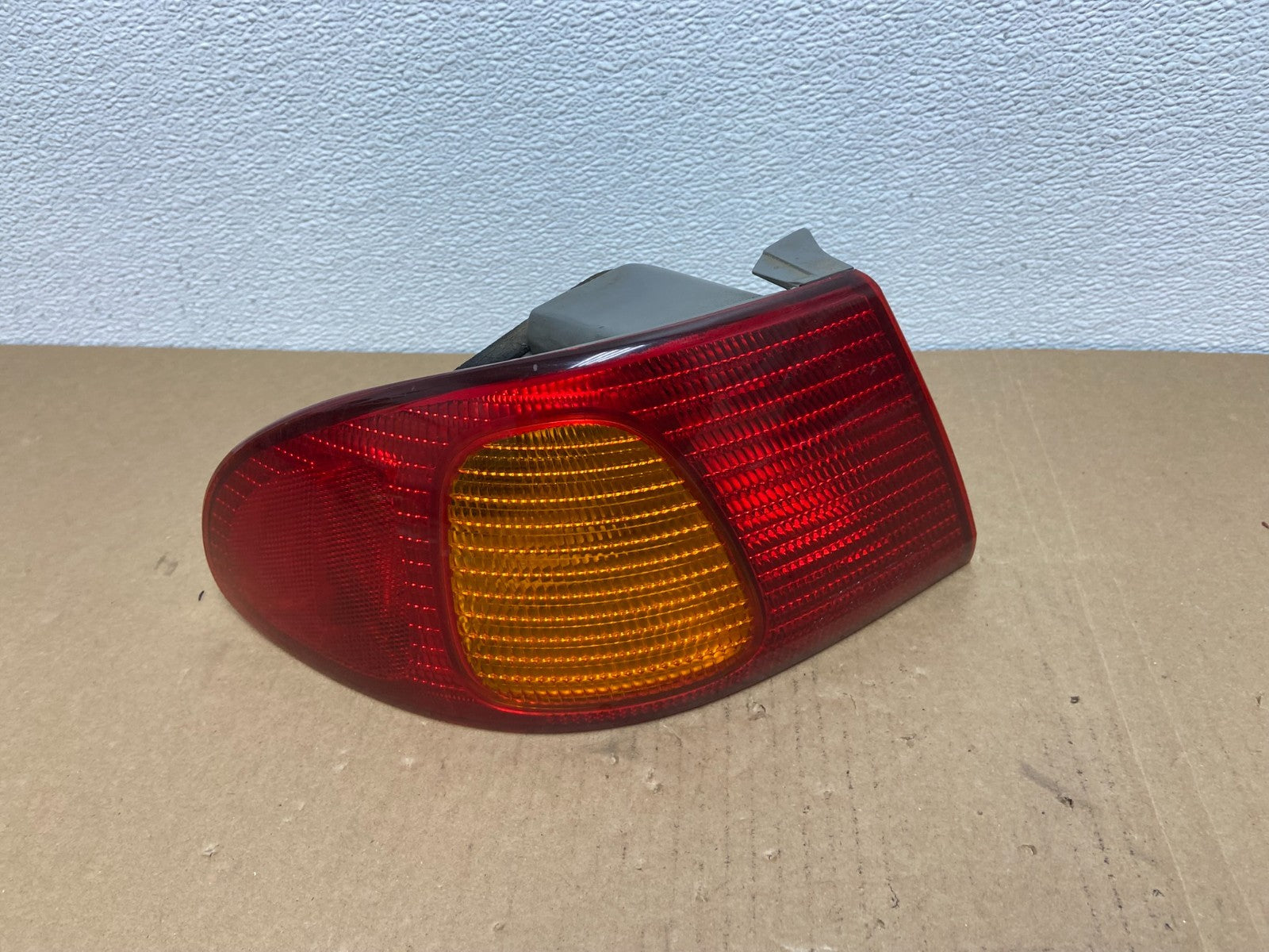 1998 1999 2000 Toyota Corolla Left Driver Lh Side Tail light AB6387 DW0