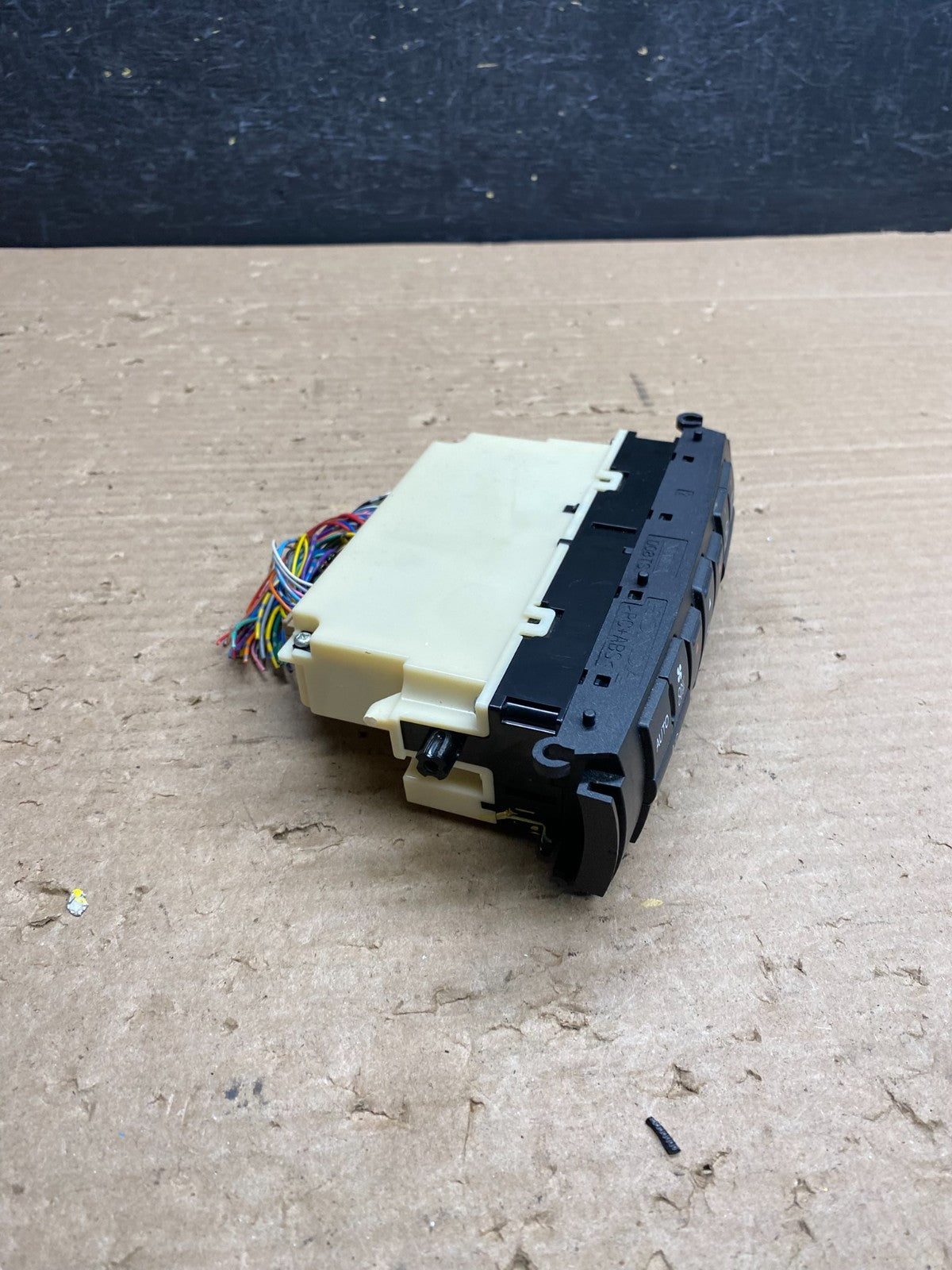2009 to 2011 Honda Pilot AC Heater Climate Control Panel AG6436 DG1